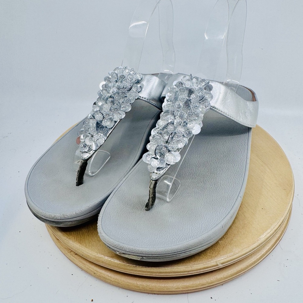 FitFlop RUMBA Sandal Sz US 8 EU 39 Beaded Silver Metallic Toe Post Thong Wedge